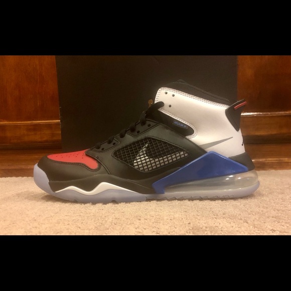 Nike Jordan MARS 270 Top 3 Sneakers - Picture 3 of 6